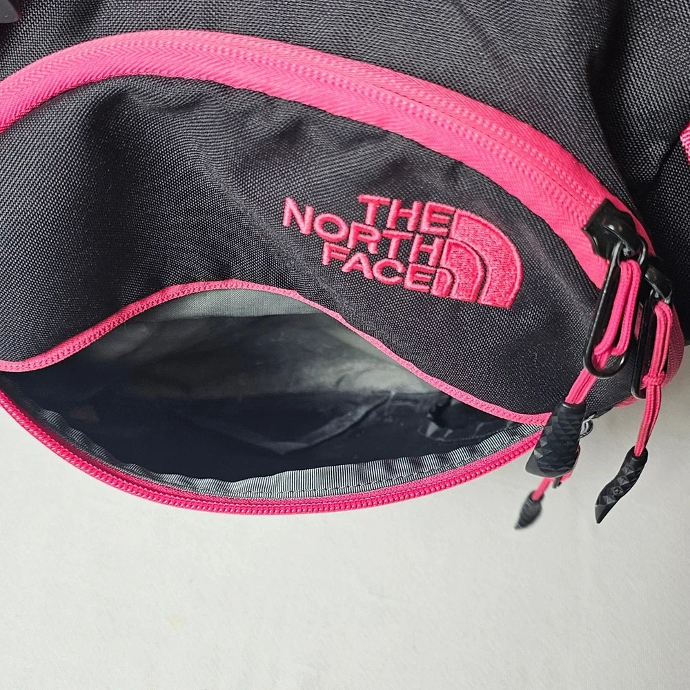 The North Face Pivoter Backpack Black Pink FlexVent Laptop School Bag